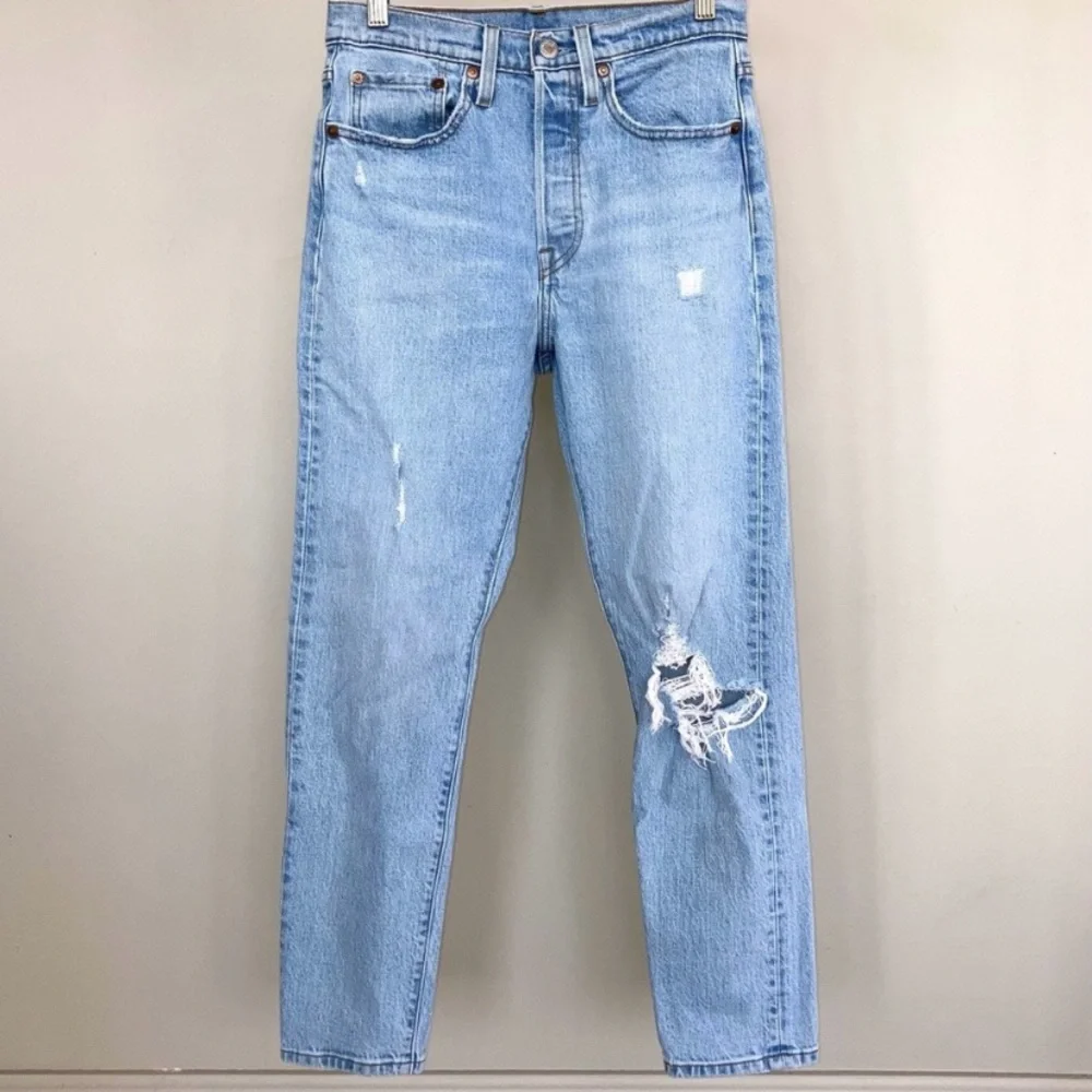 Levi’s 501 high-waisted light-wash distressed jeans. 💙 - Picture 2 of 7